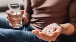 Niepozorna tabletka może wyrządzić sporo szkód. Skutek? Ból i stan zapalny