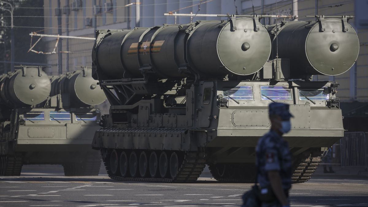 Rosyjskie systemy S-300W; zdjęcie ilustracyjne