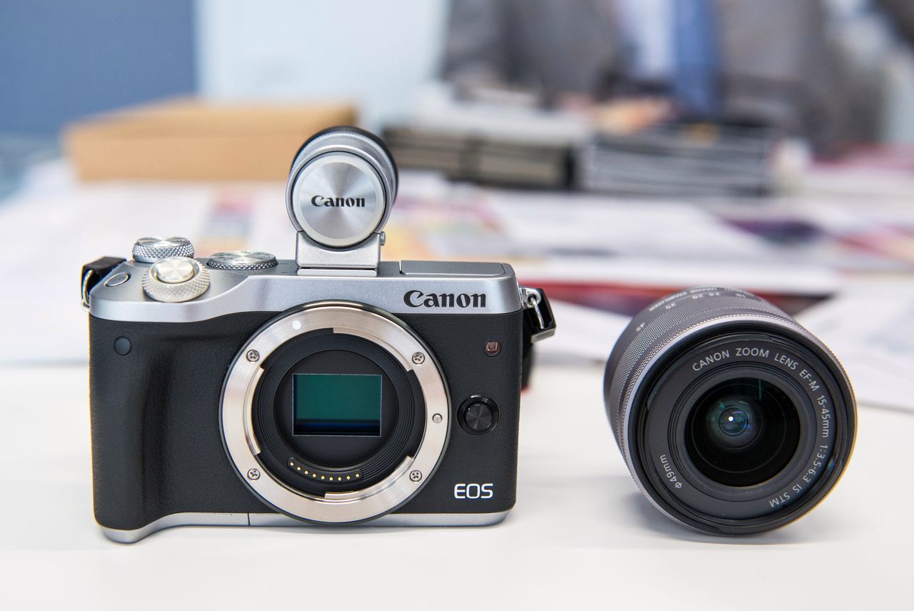 Canon EOS M6, czyli bezlusterkowiec z opcjonalnym wizjerem w naszych rękach