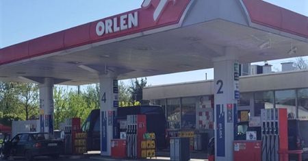 Nieobyczajne zachowanie na Orlenie. Nagranie krąży po sieci