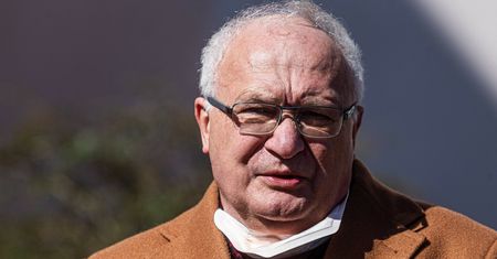 Koronawirus. Prof. Simon ujawnia: Antyszczepionkowcy grożą mi śmiercią