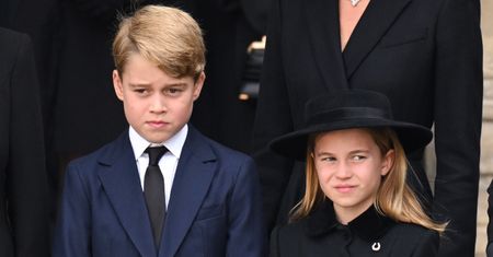 Wiadomo, czemu książę George miał GRANATOWY garnitur na pogrzebie królowej Elżbiety II