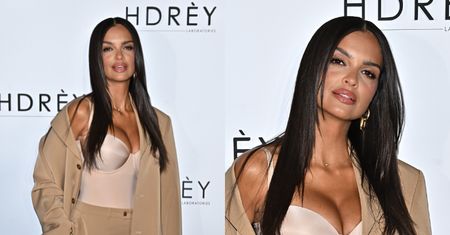 Ciężarna Klaudia El Dursi kusi uwodzicielskim spojrzeniem na ściance