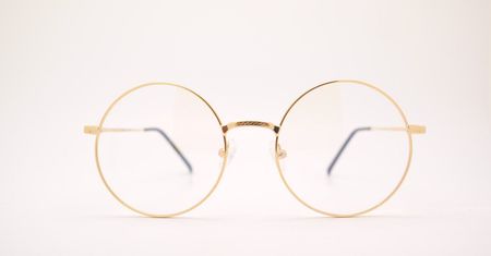 Jak Wybrać Idealne Okulary: Przewodnik po Oprawkach i Stylach