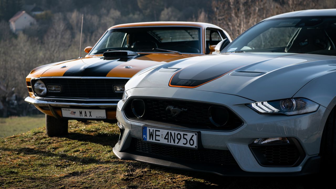 Ford Mustang Mach 1 (2022) vs. Ford Mustang Mach 1 428 Cobra Jet (1970)