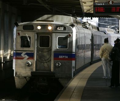 USA. Bezdomny zgwałcił kobietę w pociągu. Pasażerowie nie pomogli