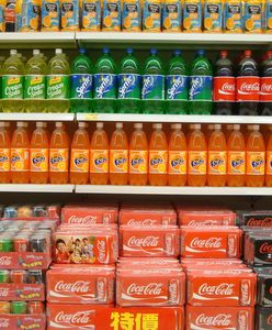 Podatek cukrowy. Coca-cola i inne słodkie napoje coraz droższe. Sprawdź, o ile podrożały