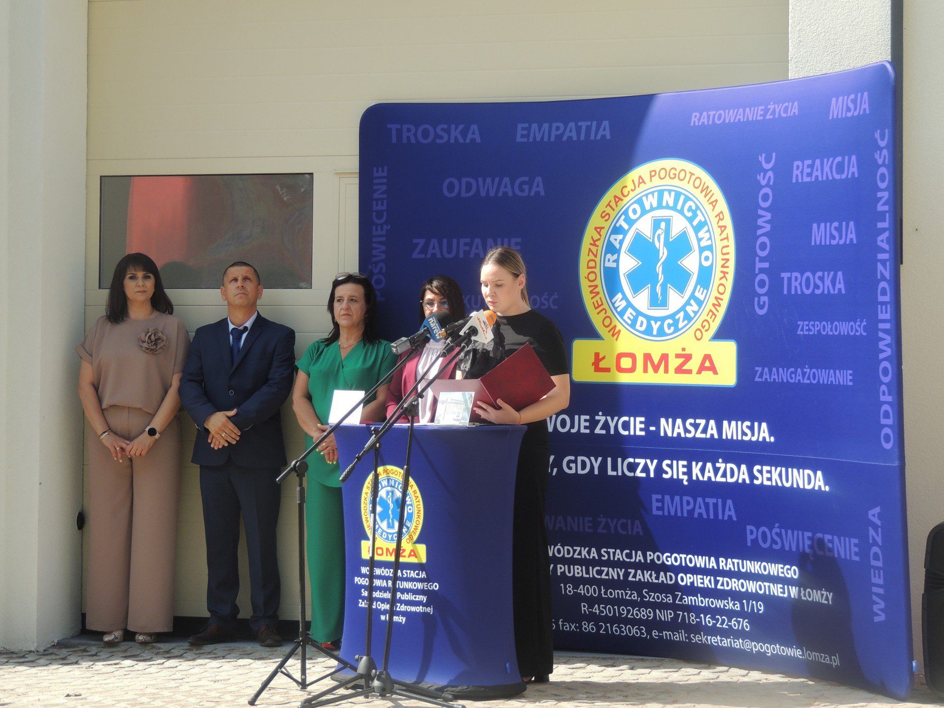 Zmodernizowany budynek wysokomazowieckiej filii Wojewódzkiej Stacji Pogotowia Ratunkowego w Łomży