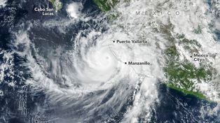 NASA to uchwyciła. Fale atmosferyczne nad huraganem Simon