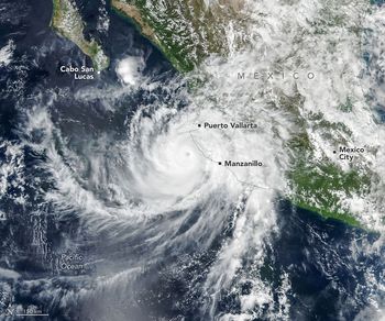 NASA to uchwyciła. Fale atmosferyczne nad huraganem Simon