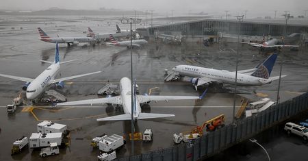 Zapadlisko przy pasie w Nowym Jorku. Paraliż na lotnisku LaGuardia