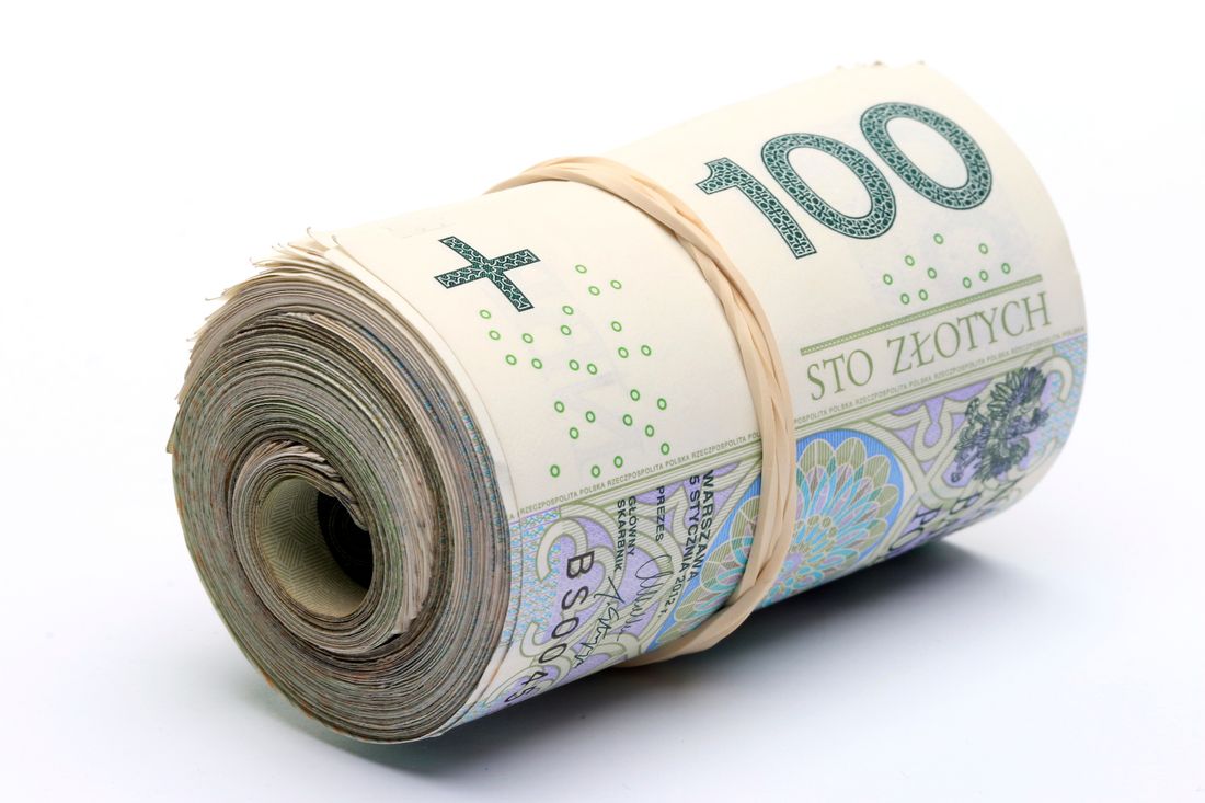 Sprzedawali przedmioty w sieci. Mieszkańcy Ostrowca stracili 17,5 tys. zł