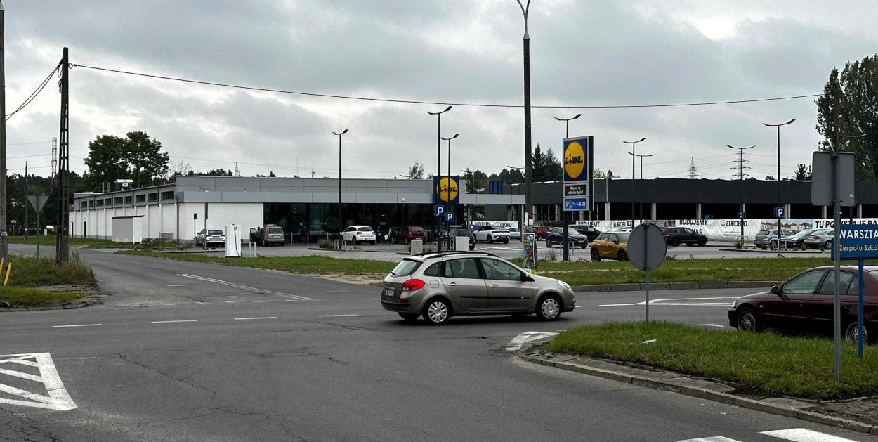 Włocławek: Nowe sklepy rosną, ronda wciąż brak. Wiemy, co z inwestycją