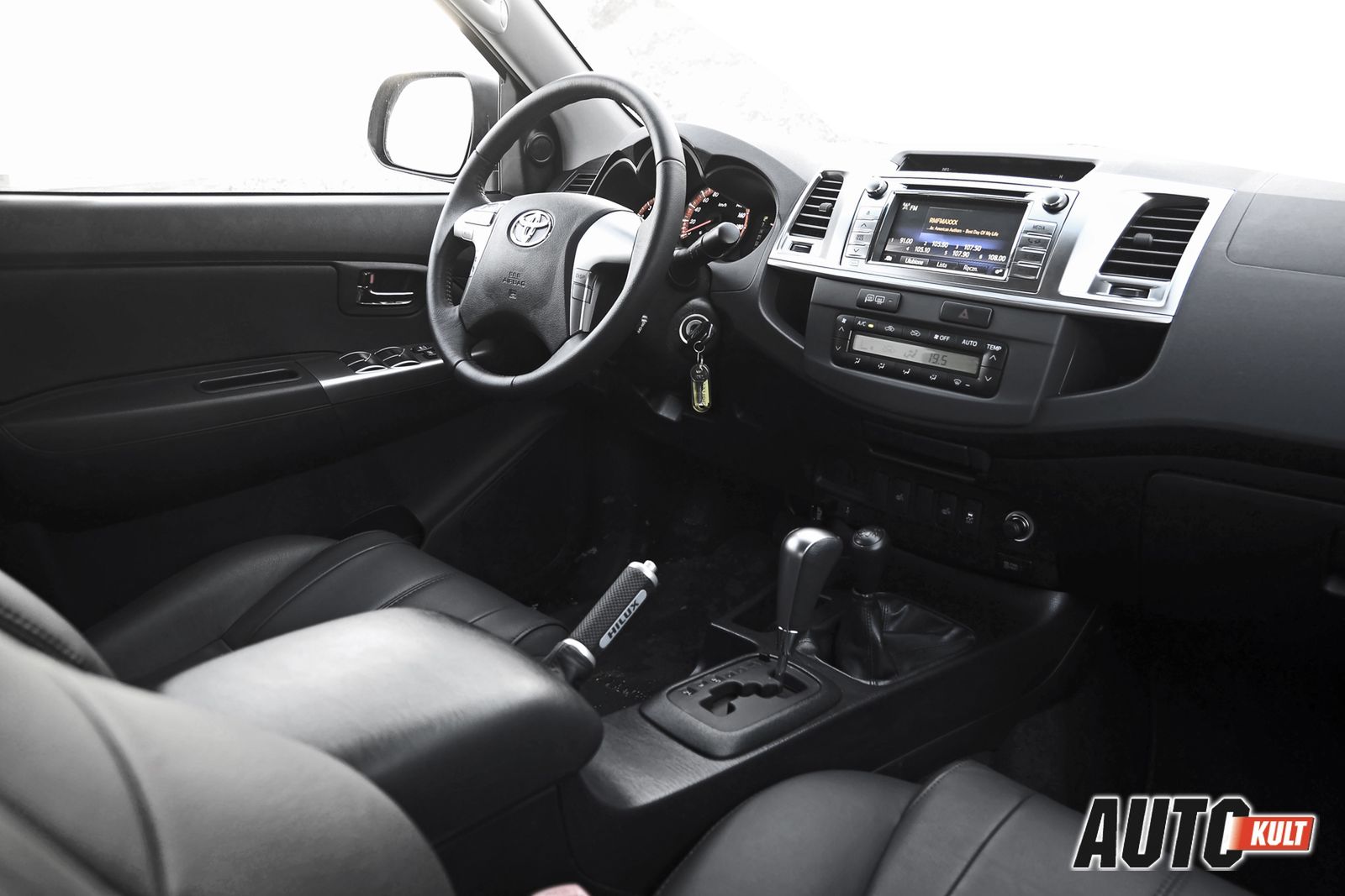 Toyota Hilux SR5 3,0 D4D A/T - test [galeria zdjęć] 21