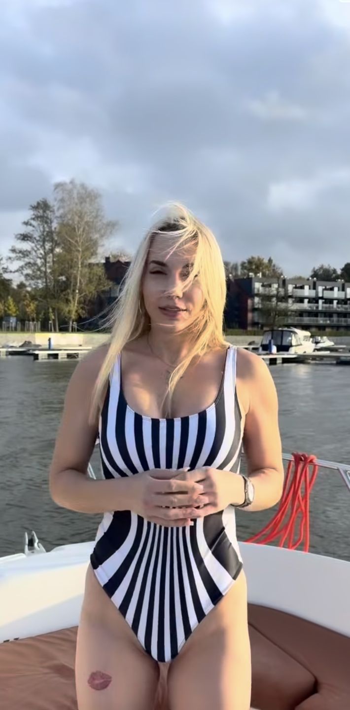 Marianna Schreiber dokazuje na łódce