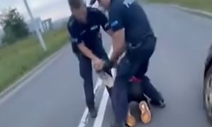 Szarpali mężczyznę na ulicy. Jest odpowiedź policji