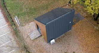 Czy dom do 35 m2 może być idealnym miejscem do pracy i wypoczynku? Tańsza alternatywa domu pod miastem