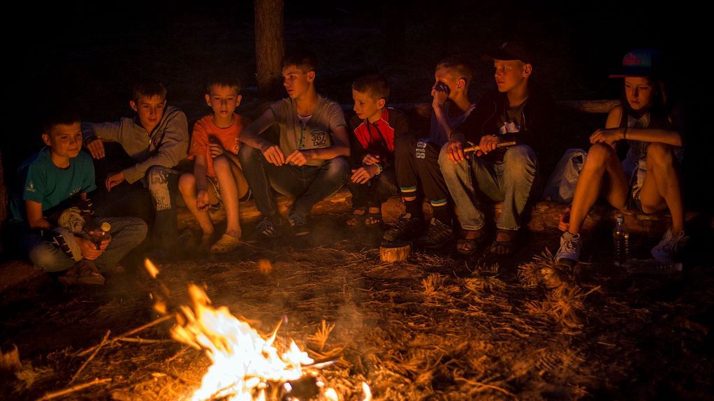 Do zakażeń doszło podczas letniego obozu dla dzieci i młodzieży.