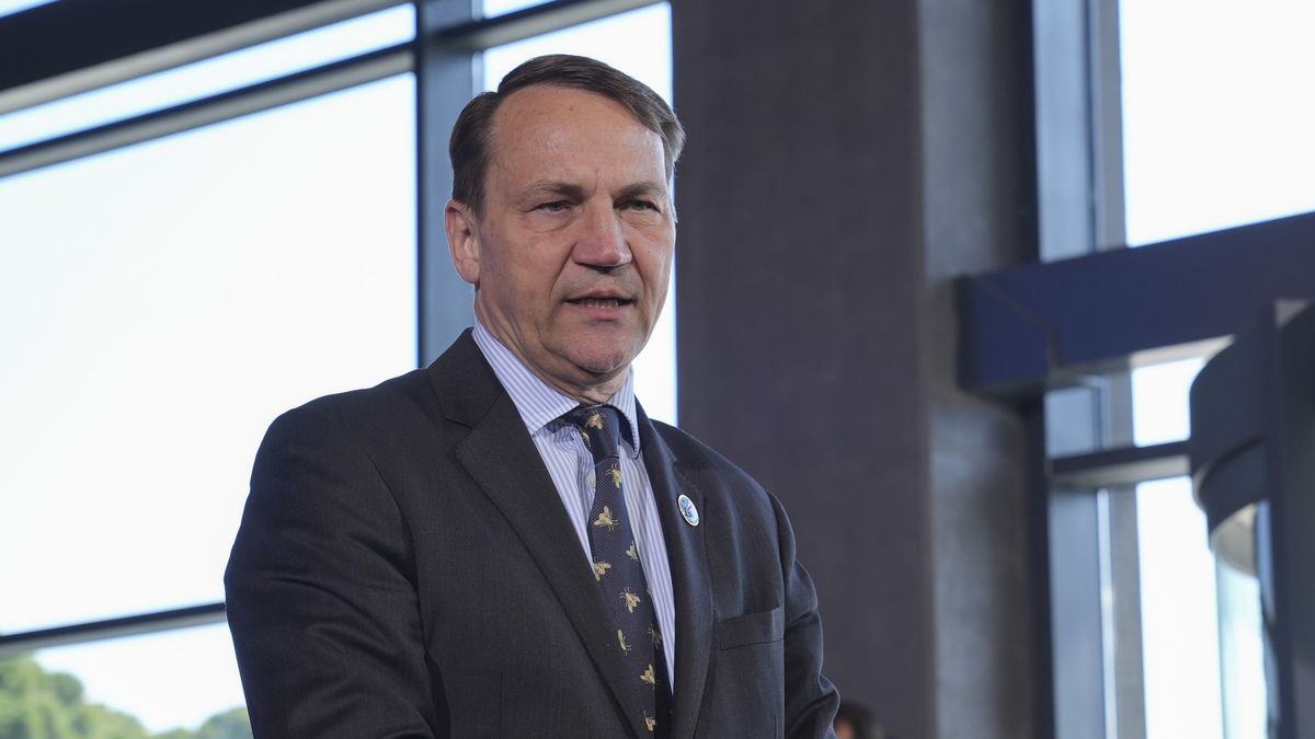 ANTALYA, TURKIYE - MAY 15:Polish Foreign Minister Radoslaw Sikorski, participates in the NATO Foreign Ministers' Informal Meeting held at the NEST Congress Center in Belek, Antalya, Turkiye on May 15, 2025. (Photo by Osmancan Gurdogan/Anadolu via Getty Images)