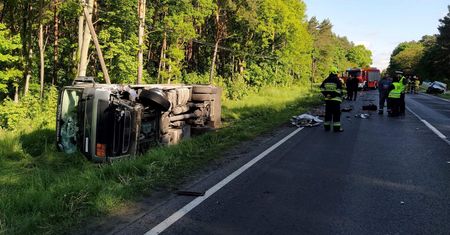 Groźny wypadek pod Bydgoszczą. DK 25 całkowicie zablokowana