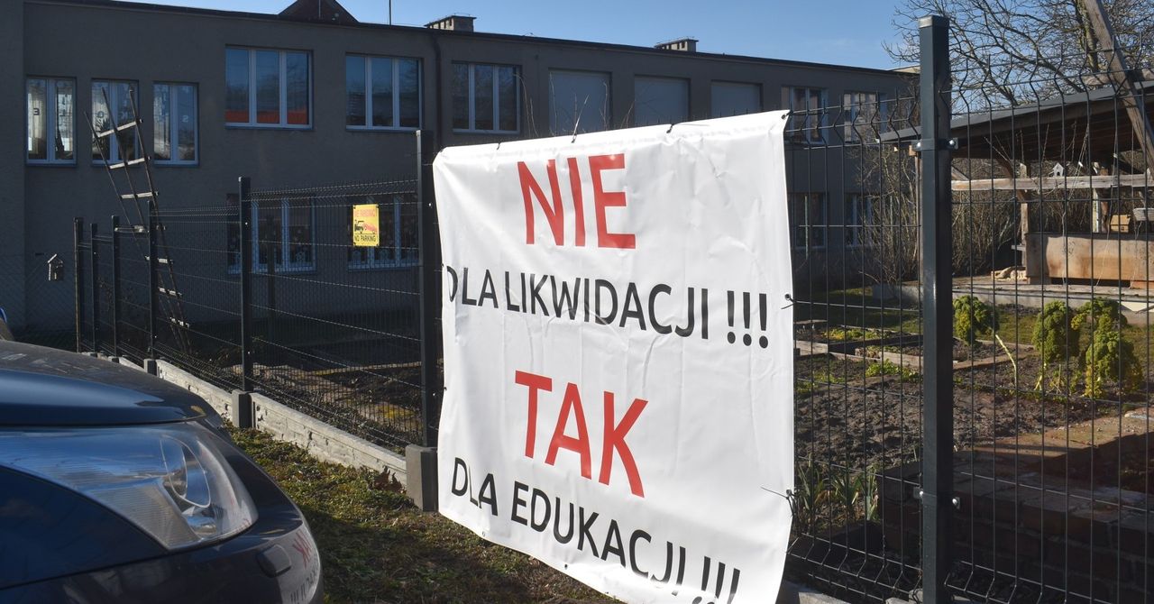 Gęstowice: Uczniowie wracają do szkoły. Ale na jak długo?