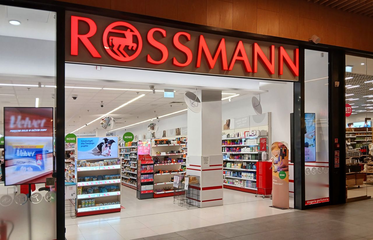 Męskie perfumy 1+1 gratis w Rossmannie. Są też prezenty od 14,99 zł