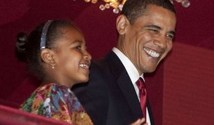Sasha Obama relaksuje się w Hollywood. Puszcza "dymek"