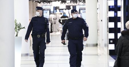 Uwaga, idzie patrol! Policja prowadzi wzmożone kontrole w sklepach i galeriach handlowych