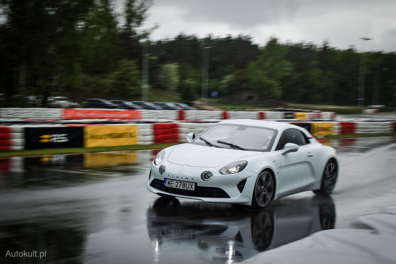 Alpine A110 i Renault Megane RS Trophy na torze, czyli dwa sposoby na samochód sportowy