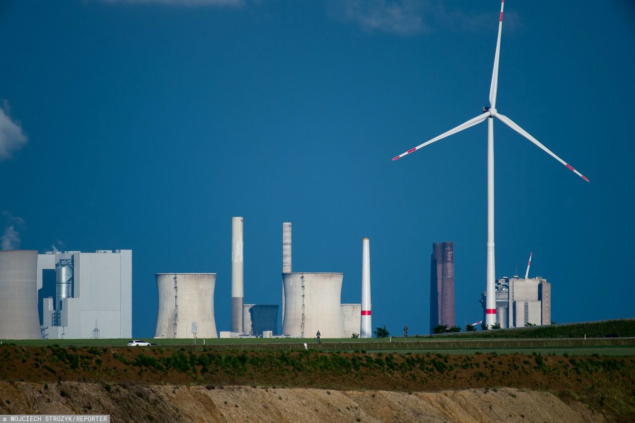 Kopalnia odkrywkowa węgla brunatnego i elektrownia Tagebau Garzweiler były symbolem transformacji energetycznej Niemiec. W ostatnich latach działające na jej terenie wiatraki zostały jednak częściowo zdemontowane, aby zwiększyć możliwości wydobycia węgla. 