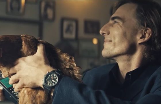 Kura znosząca złote w roli smartfona reklamuje bank BGŻ BNP Paribas (wideo)