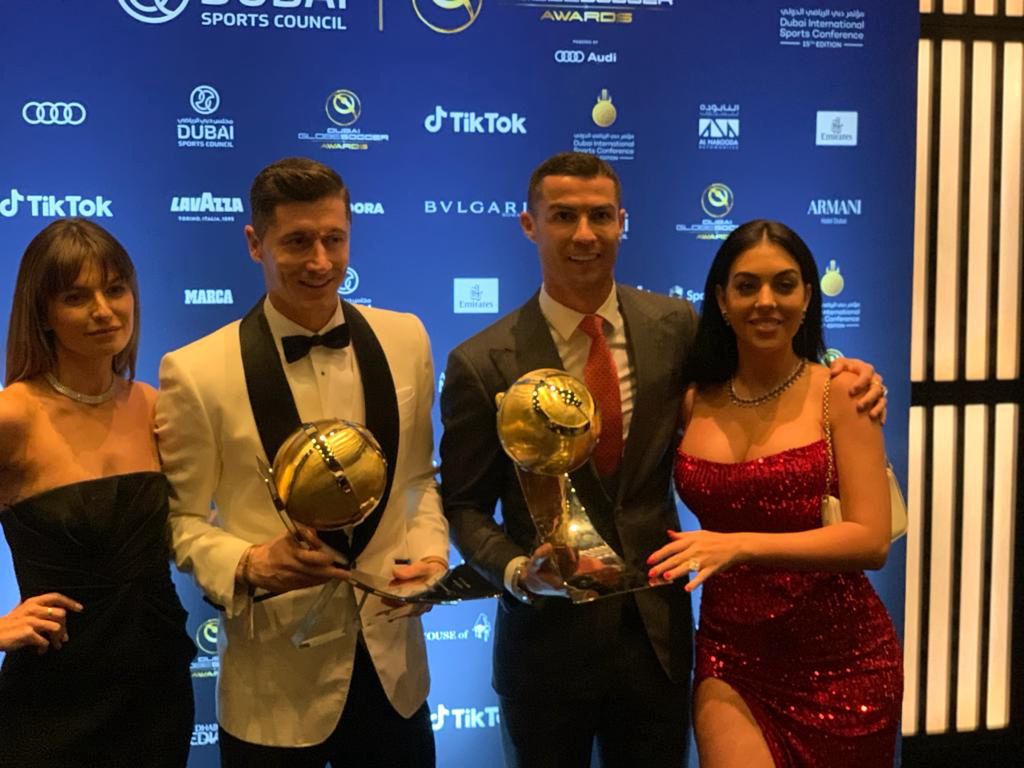 Robert Lewandowski, Anna Lewandowska, Cristiano Ronaldo i Georgina Rodriguez na Globe Soccer Awards