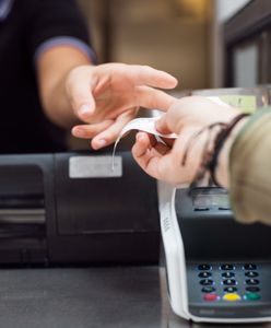 Zabierała klientom paragony po zakupach. Grozi jej 8 lat za kratkami