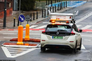 Warszawa zarobiła fortunę. Samochód z kamerą skanuje tablice