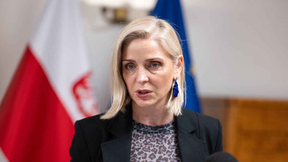 Joanna Mucha
Wilno, Litwa, 09.06.2025. Sekretarz stanu w Ministerstwie Edukacji RP Joanna Mucha udziela wypowiedzi w Ambasadzie RP w Wilnie, 9 bm. (ad) PAP/Valdemar Doveiko
Valdemar Doveiko
konferencja, polityk, polityka, spotkanie, wizyta, kobietywpolityce, wiceminister, portret