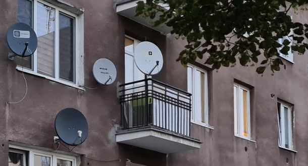 Rośnie liczba odbiorców satelitarnych znanego operatora. Powodem m.in. kanały FTA