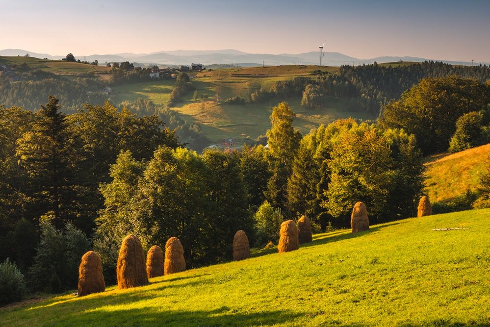 Beskid Sądecki: Park Św. Kingi w Głębokiem z wodą mineralną i piękną panoramą