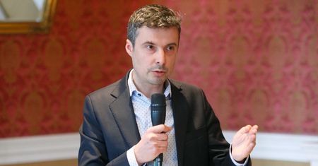 Wpadka posła Nowoczesnej. "Afera kartkowa"