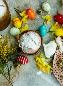 Wegańskie przepisy na Wielkanoc. Jak zrobić jajka z wody po ogórkach?