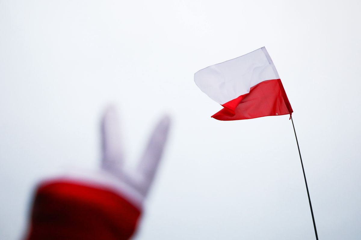 Польський національний прапор  (Photo by Beata Zawrzel/NurPhoto via Getty Images)