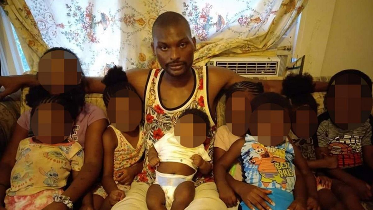 Shamar Elkins z dziećmi