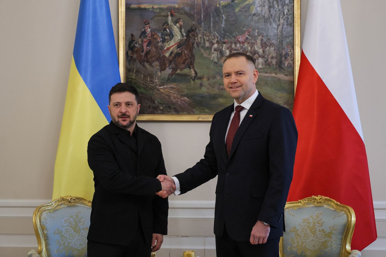 Długa rozmowa Nawrockiego i Zełenskiego. Przedłużone spotkanie [RELACJA NA ŻYWO]