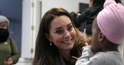 Księżna Kate bawi się w świetlicy z dziećmi. "Żałuję, że nie miałam takiego miejsca"