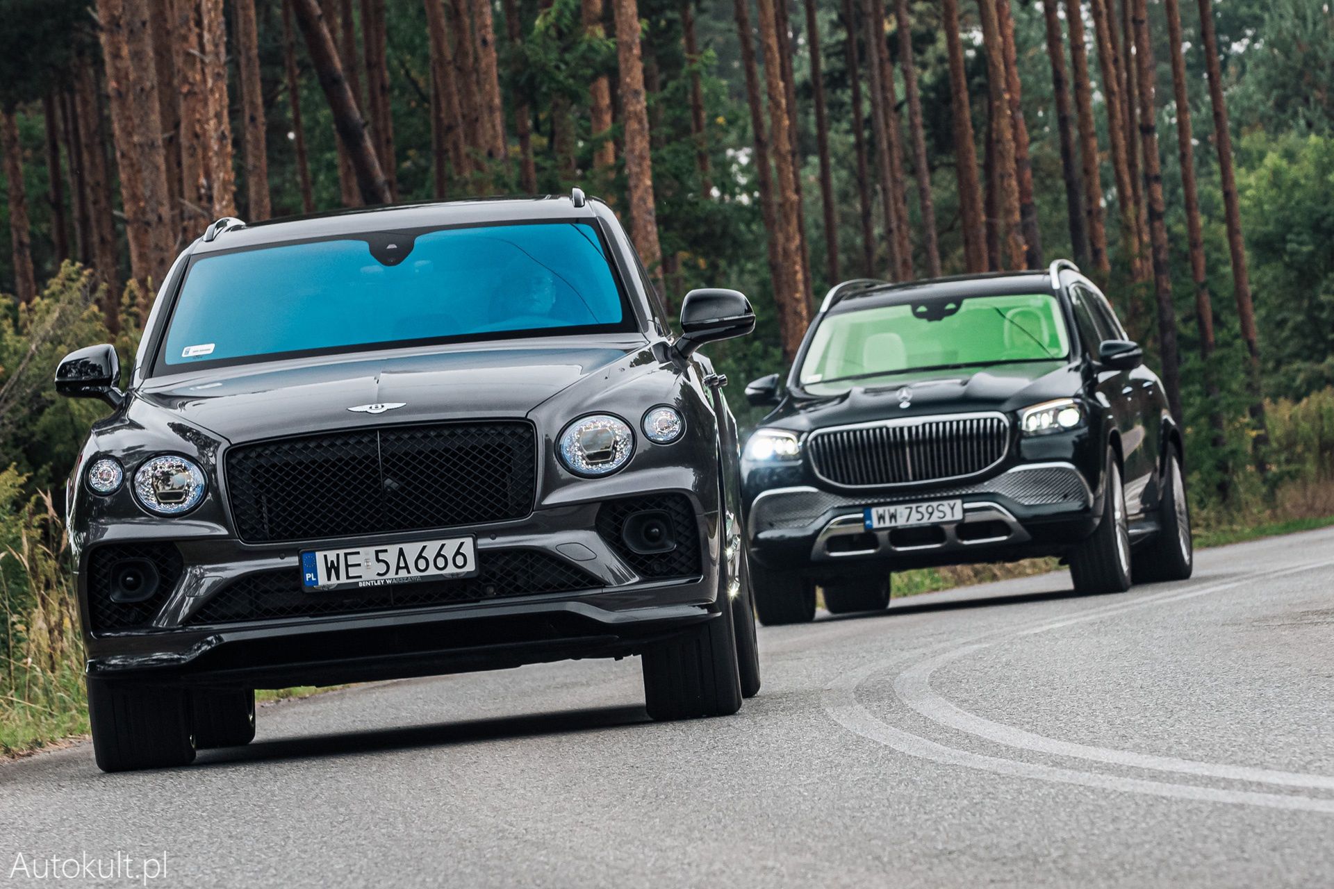 Range Rover (2022) vs Bentley Bentayga S (2022) vs Mercedes-Maybach GLS 600 (2022)