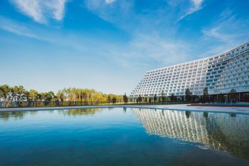 Wystartowały rezerwacje. Wiadomo, ile trzeba zapłacić za noc w nowym Gołębiewskim