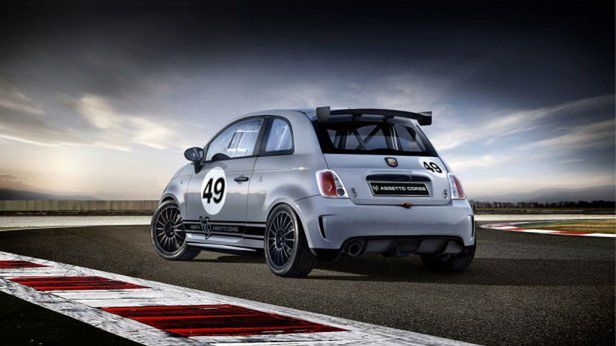 Abarth 695 Assetto Corse - nowa twarz wyczynowych 205 KM [Genewa 2012]