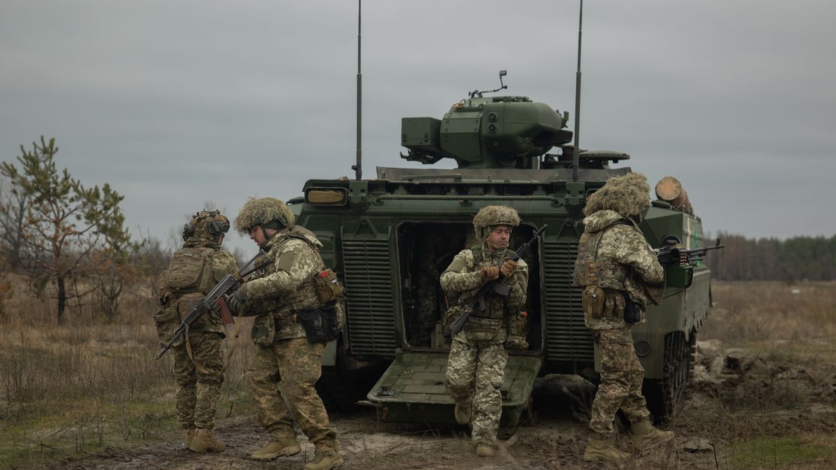 DONETSK OBLAST, UKRAINE - DECEMBER 7: Ukrainian soldiers exit an Marder Infantry Fighting Vehicle (IFV) on December 7, 2023 in Donetsk Oblast, Ukraine. Ukraine received armored vehicles as part of international military assistance programs to help defend itself against the ongoing Russian invasion. (Photo by Roman Chop/Global Images Ukraine via Getty Images)