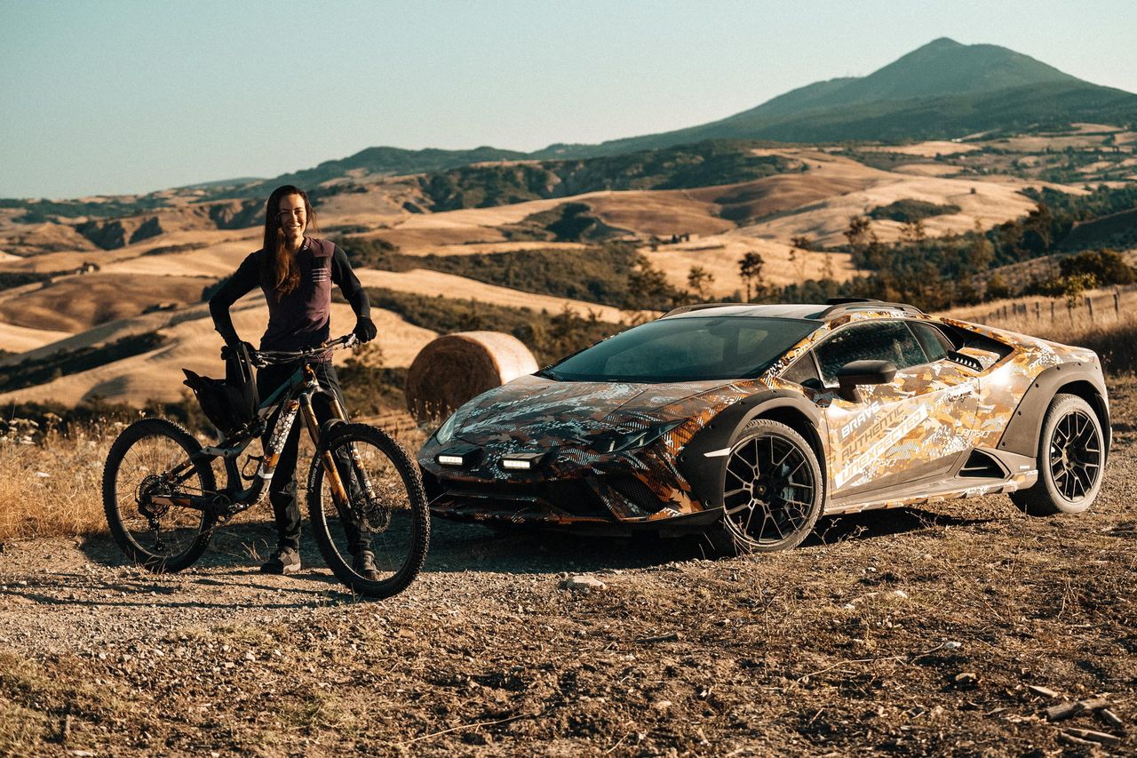 Lamborghini Huracán Sterrato pozwoli zjechać z asfaltu. Jest oficjalna zapowiedź