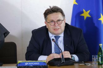 Jest we władzach PKP Cargo sprzedał wszystkie akcje. Potem je odkupił. KNF reaguje