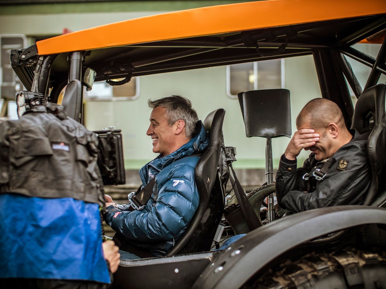 Chris Harris i Matt LeBlanc na planie nowego sezonu programu Top Gear